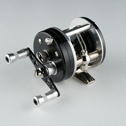 TRY-ANGLE SHOP
